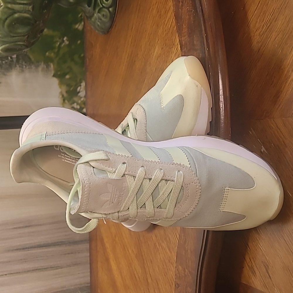 Adidas FLB Womens 9 runner athletic shoes mint green two tone
